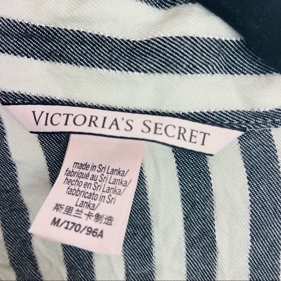 Victoria’s Secret gray and white pajama button down size medium - Picture 2 of 4